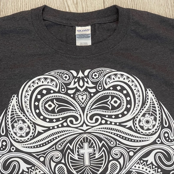 Gray and White Sugar Skull Shirt Sleeve T-Shirt Size L - Picture 2 of 6